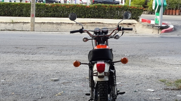 ขาย ฮอนด้า XL125cc. สภาพสวยเดิมทะเบียนพร้อมโอนรถเครื่องดีพร้อมใช้คับ ขาย ฮอนด้า XL125cc. สภาพสวยเดิมทะเบียนพร้อมโอนรถเครื่องดีพร้อมใช้คับ