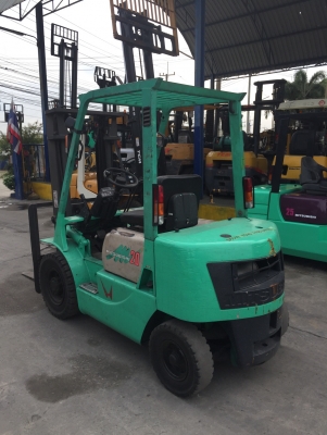 -:-*&bull;*ข า ย ร ถ ย ก นำ เ ข้ า*&bull;*-:-MITSUBISHI FD20-F18B เครื่องดีเซล เสาสูง3เมตร สนใจติดต่อ 083-062-0223(ปอนด์)