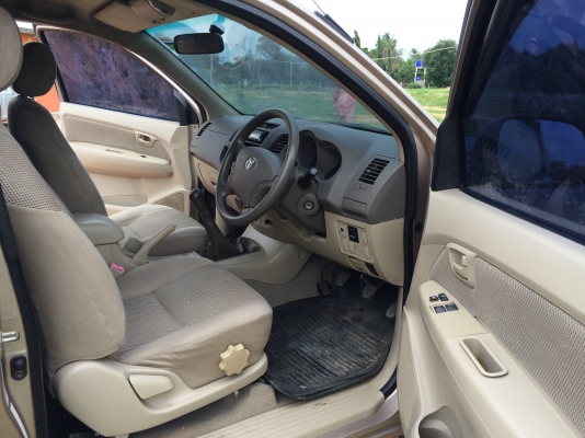 ขายวีโก้ปี50 สวยๆเดิมๆ พร้อมใช้งานครับ ขายวีโก้ปี50 สวยๆเดิมๆ พร้อมใช้งานครับ