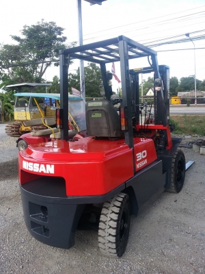 ขาย NISSAN 3ตัน เสา 3เมตร นำเข้าจากญี่ปุ่น พร้อมใช้งาน 090-986-2521