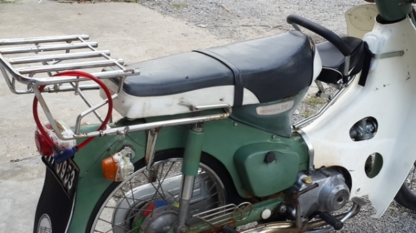 ขาย ฮอนด้า C70 ถัวแยกแฮนตรงรถสภาพเดิมๆทะเบียนพร้อมโอนเครื่องยนต์ดีพร้อมใช้ ขาย ฮอนด้า C70 ถัวแยกแฮนตรงรถสภาพเดิมๆทะเบียนพร้อมโอนเครื่องยนต์ดีพร้อมใช้