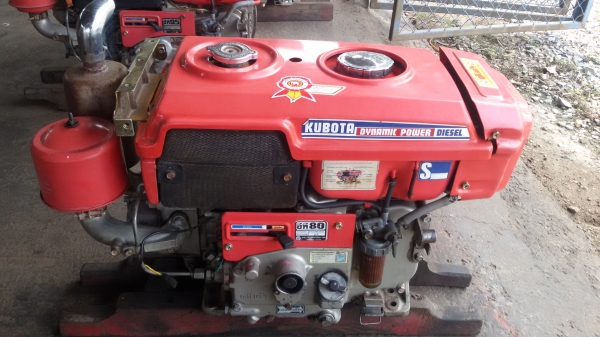 ขายเครื่องอีที80ต้วนูนเป็นตัวที่หาอยากมากครับอีทีตัวสุดท่ายที่จะมาเป็นอาที ราคา15000บาท รุ้นนี้เป็นรุ้นที่ทนทีสุดสนใจโทร0813655997 อำพร พาเจริญ  อยู่วังบัว อ คลองขลุง จ กำเเพงเพชร.