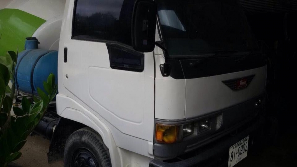 ขาย รถโม่ปูน ขนาดโม่ 2.5คิว Hino FC 195แรง  สภาพดีใช้งานเยี่ยม แม่ปั๊มไฮยาบ้า  ทะเบียนพร้อมโอน สนใจติดต่อ 081-8832260 คุณ อรรณพ ลำพูน