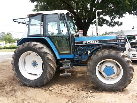 ขายรถไถ FORD NEW HOLLAND 7840 SL POWERSTAR  2 เพลา 6 สูบ คานหน้าคาราโร่  ราคา 630000