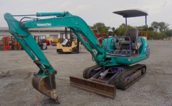 ขายรถขุดKOMATSU PC25 รุ่น7 ( รถเก่านอก100\% ) คอลโทนสั้นนำ้มัน เครื่อง 3 สูบ มีเอกสารพร้อม  ติดต่อ 085-5632278