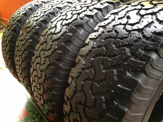 ขายยาง bf all 265/75/16 ปลายปี 10 สวยๆครับ ขายยาง bf all 265/75/16 ปลายปี 10 สวยๆครับ