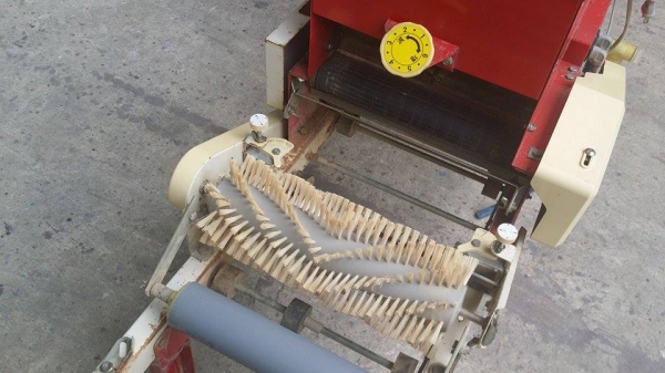 เครื่องโรยเมล็ด YANMAR  เก่าญี่ปุ่น รุ่น YPH301  สภาพสวยพร้อมใช้งาน