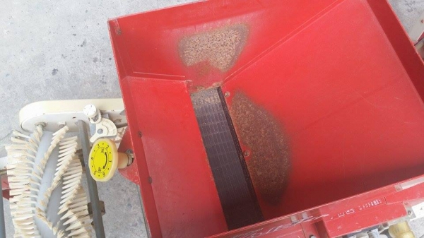 เครื่องโรยเมล็ด YANMAR  เก่าญี่ปุ่น รุ่น YPH301  สภาพสวยพร้อมใช้งาน