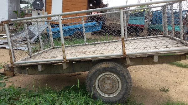 ขายเทนเลอร์ลากมัน สามารถเปิดข้างได้ เพลาลอยใส่L4708ของคูโบต้าได้ ราคา25000บาทต่ลองได้สนใจโทร0813655997อำพร พาเจริญ