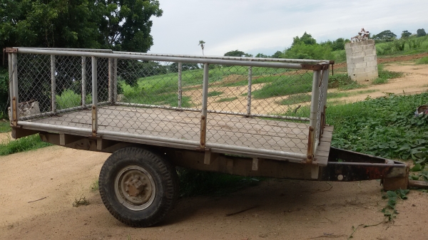 ขายเทนเลอร์ลากมัน สามารถเปิดข้างได้ เพลาลอยใส่L4708ของคูโบต้าได้ ราคา25000บาทต่ลองได้สนใจโทร0813655997อำพร พาเจริญ