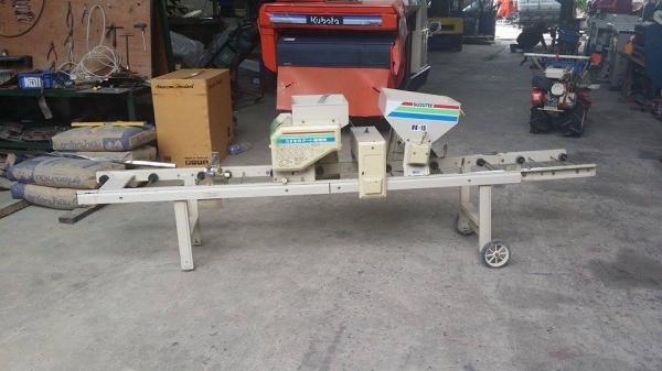 เครื่องโรยเมล็ด SUZUTEC  เก่าญี่ปุ่น รุ่น HK-15  สภาพสวยพร้อมใช้งาน