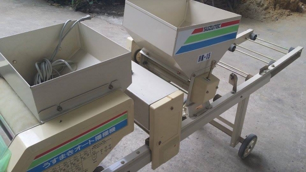 เครื่องโรยเมล็ด SUZUTEC  เก่าญี่ปุ่น รุ่น HK-15  สภาพสวยพร้อมใช้งาน