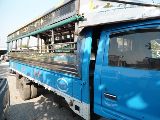 ขายรถสองแถว 6ล้อกลาง ยี่ห้อ Isuzu, ปี2535, สีฟ้า