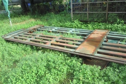 ขายเหล็กแผงข้างรถสิบล้อ ของ PANUS สภาพดีถ้าจะทำกระบะใหม่ลองพิจารณาดูอันนี้ครับคุ้มๆ