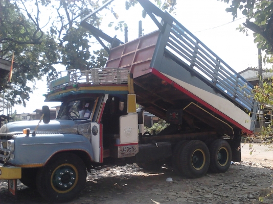 ขายสิบล้อหน้ายาว