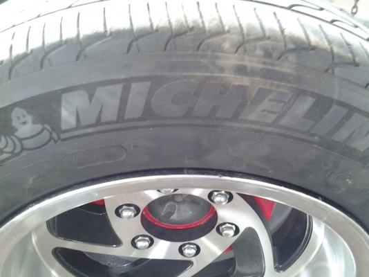 ลดสุดๆแล้ว ขายล้อเรโทพร้อมยางขอบ15 205 60 สวยๆลายใบพัด6รู