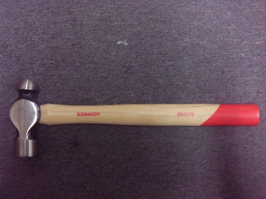 ค้อนขนาดหัว 2 ปอนด์ยี้ห้อKENNEDYของประเทศอังกฤษ