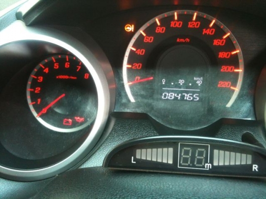 ขาย Honda Jazz ขาว ขาย Honda Jazz ขาว