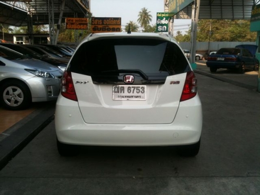 ขาย Honda Jazz ขาว ขาย Honda Jazz ขาว