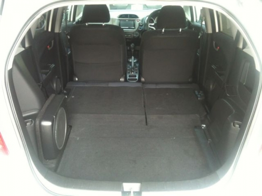 ขาย Honda Jazz ขาว ขาย Honda Jazz ขาว