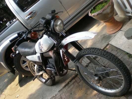 ต้องการขายรถdt125mx ต้องการขายรถdt125mx