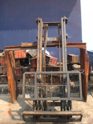 ขายเสา tcm 2.5 ตัน พร้อม hinge fork จากญี่ปุ่น