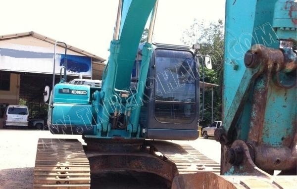 รถแบคโฮ ยี่ห้อ KOBELCO รุ่น SK200-8