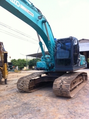 รถแบคโฮ ยี่ห้อ KOBELCO รุ่น SK200-8