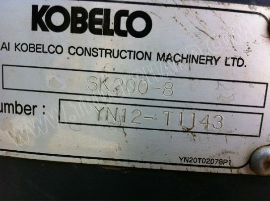 รถแบคโฮ ยี่ห้อ KOBELCO รุ่น SK200-8