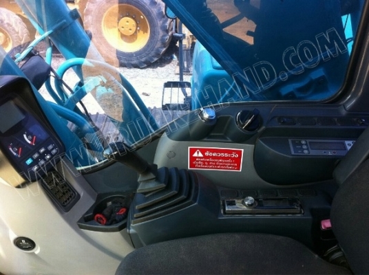 รถแบคโฮ ยี่ห้อ KOBELCO รุ่น SK200-8