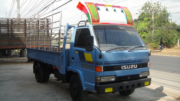 ISUZU NKR 100แรง รถสวย ดาวน์45000ผ่อน7500/48เดือน