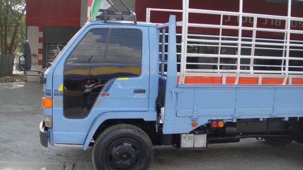 ISUZU NKR 100แรง รถสวย ดาวน์45000ผ่อน7500/48เดือน