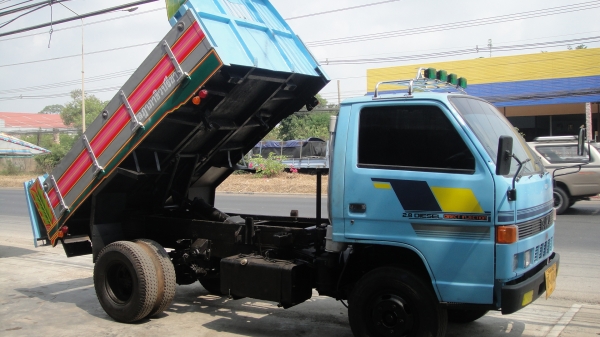 ISUZU NKR ดั๊มดิน ดาวน์45000ผ่อน10600/48เดือน