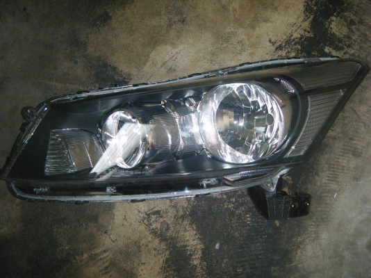 ต้องการขาย โคมไฟหน้า New Honda Accord 2012 ข้างซ้าย