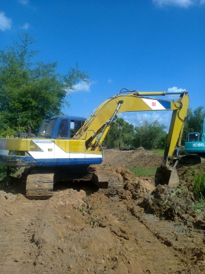 ขายแบคโค 200-3 สภาพพร้อมใช้งาน สนใจโทร 085-7698049