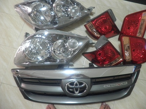 ขายไฟหน้า-หลัง Fortuner 2006 สภาหม่มาก 3000พใบาท ขายไฟหน้า-หลัง Fortuner 2006 สภาหม่มาก 3000พใบาท