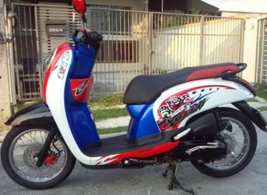 (ขายแล้วค่ะ) 8 เดือน All New Scoopy-I 2012 โฉมใหม่ ไร้รอยล้ม ขาว แดง ราคา บาท
