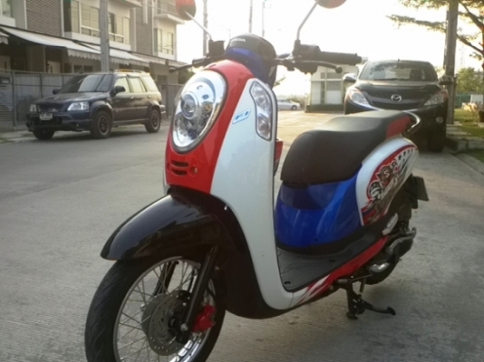 (ขายแล้วค่ะ) 8 เดือน All New Scoopy-I 2012 โฉมใหม่ ไร้รอยล้ม ขาว แดง ราคา บาท