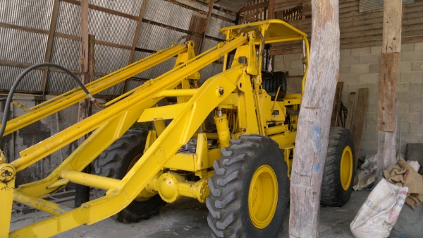 ขายรถตักข้าวใส่สิบล้อได้สบายยางใหม่เครื่องดีราคาต่อได้รถสวยมากมาก่อนได้ก่อน