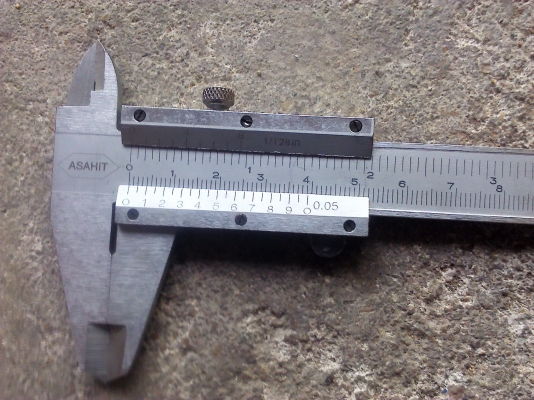 เวอร์เนียASAHIT 6 นิ้ว  เป็นมือสองพร้อมใช้ไม่มีตำหนิเลยปากสนิทแสงไม่ผ่านเลย