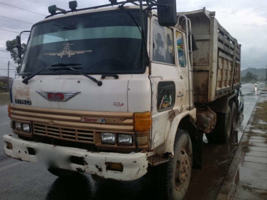 รถฮีโน่ 10 ล้อดั๊ม FM178  185 แรงม้า สนใจติดต่อ 081 - 6079515