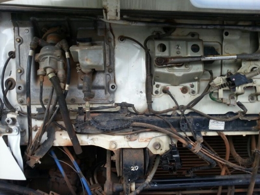 รถฮีโน่ 10 ล้อดั๊ม FM2P  320แรงม้า สนใจติดต่อ 081 - 6079515