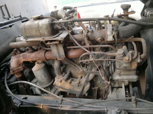 ขายรถ 6 ล้อ ตู้แห้ง 6 ปาน มีลิปไฮโรลิคหลัง กระบะยาว 8 เมตร NISSAN CB80L 165 แรง