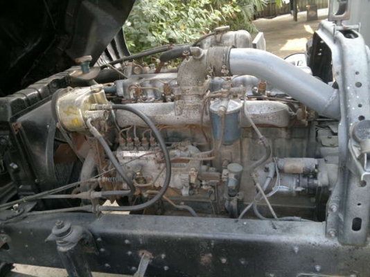 ขายรถ 6 ล้อ ตู้แห้ง 6 ปาน มีลิปไฮโรลิคหลัง กระบะยาว 8 เมตร NISSAN CB80L 165 แรง