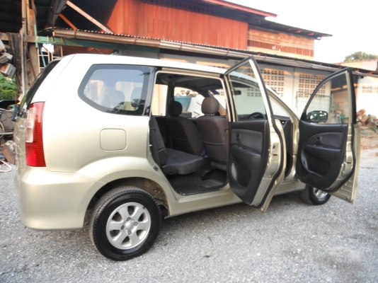 ขาย ฟรีดาวน์ Avanza 1.3 vvt-i E ปี 47 มือแรกออกห้าง วิ่งน้อยแค่ 11x,xxx กม. สภาพดี สีสวยงาม