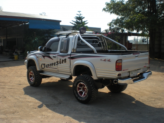 ขายรถกระบะไฮรักไทเกอร์ D4D โฟวีนขับเคลื่อน 4 ล้อ แต่งเท่ สภาพสวยพร้อมลุย