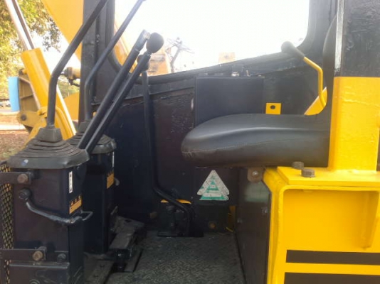 รถแบคโฮ KOMATSU 28UU สนใจติดต่อ 081 - 6079515 รถแบคโฮ KOMATSU 28UU สนใจติดต่อ 081 - 6079515