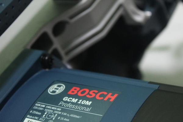 แท่นตัดองศายี่ห้อBOSCHรุ่น GCM 10 Mขนาดใบ 10 นิ้ว สภาพดีมากๆครับ แท่นตัดองศายี่ห้อBOSCHรุ่น GCM 10 Mขนาดใบ 10 นิ้ว สภาพดีมากๆครับ