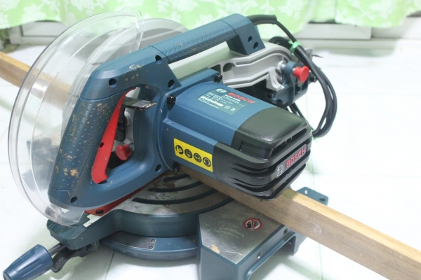 แท่นตัดองศายี่ห้อBOSCHรุ่น GCM 10 Mขนาดใบ 10 นิ้ว สภาพดีมากๆครับ แท่นตัดองศายี่ห้อBOSCHรุ่น GCM 10 Mขนาดใบ 10 นิ้ว สภาพดีมากๆครับ