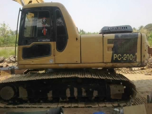 ขายรถแบคโฮ KOMATSU PC-200- เล่มทะเบียน ไฟฟ้าครบ พร้อมหัวกระแทก รถสวย